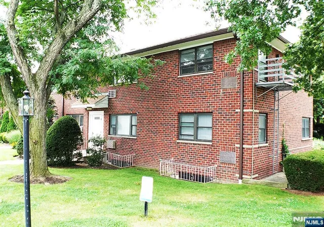 2nd image of 170 Myrtle Ave, Fort Lee, NJ 07024