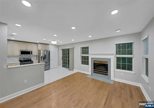 Photo 3 of Townhouse for sale at 34 Eider Ct, Wayne, NJ 07470 | MLS# 26028984 | Listing updated on 2026-08-30