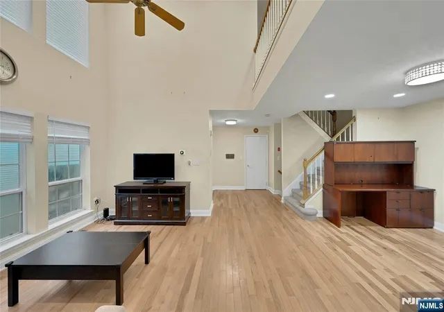 Photo 4 of Townhouse for sale at 34 Eider Ct, Wayne, NJ 07470 | MLS# 26028984 | Listing updated on 2026-08-30