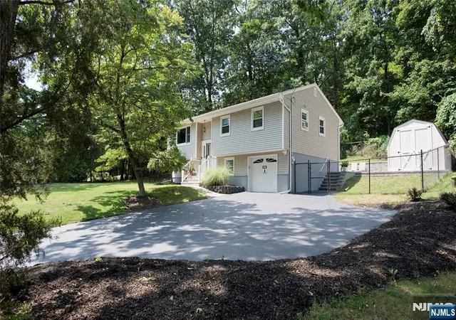 Photo 2 of Single family home for sale at 336 Conklintown Rd, Ringwood, NJ 07456 | MLS# 26028993 | Listing updated on 2026-09-18