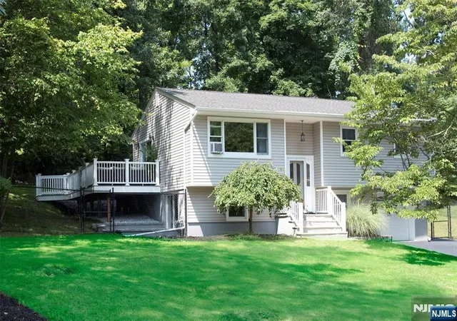 Photo 3 of Single family home for sale at 336 Conklintown Rd, Ringwood, NJ 07456 | MLS# 26028993 | Listing updated on 2026-09-18