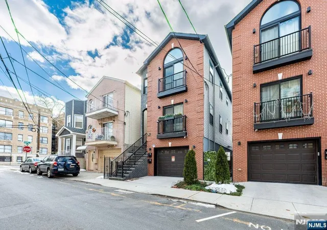 Condo for sale at 85 Oxford #1, Jersey City, NJ 07304 | MLS# 26029000