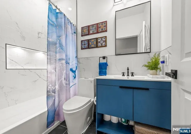 Listing Photo 5 - Condo for sale in building located at 85 Oxford, Jersey City, NJ 07304 - Unit #1