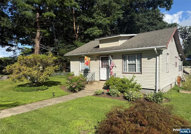 Photo 2 of Sale Pending at 51 Lakeview Ave, Ringwood, NJ 07456 | MLS# 26029001 | Listing updated on 2026-08-13
