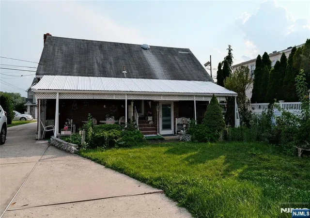 Photo 4 of Sale Pending at 85 Strong, Wallington, NJ 07057 | MLS# 26029002 | Listing updated on 2026-09-14