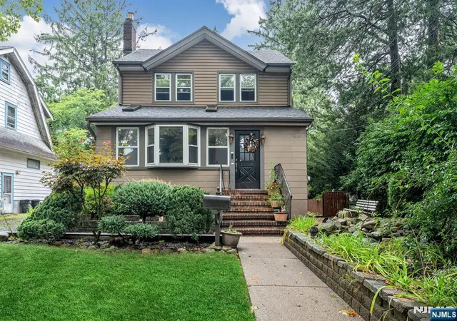 Photo 1 of Sale Pending at 1150 Margaret St, Teaneck, NJ 07666 | MLS# 26029008 | Listing updated on 2026-09-14