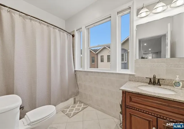 2nd image of 620 38Th St, Union City, NJ 07087