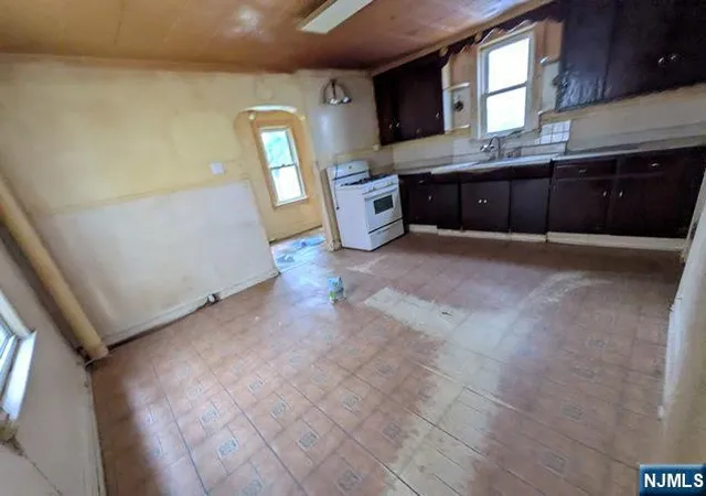 Photo 3 of Single family home for sale at 376 Myrtle Ave, Irvington, NJ 07111 | MLS# 26029017 | Listing updated on 2026-09-04
