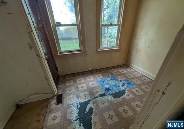Photo 4 of Single family home for sale at 376 Myrtle Ave, Irvington, NJ 07111 | MLS# 26029017 | Listing updated on 2026-09-22
