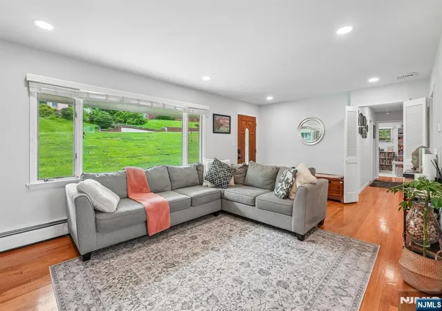 Photo 4 of Sale Pending at 31 Surrey Dr, Wayne, NJ 07470 | MLS# 26029038 | Listing updated on 2026-08-15
