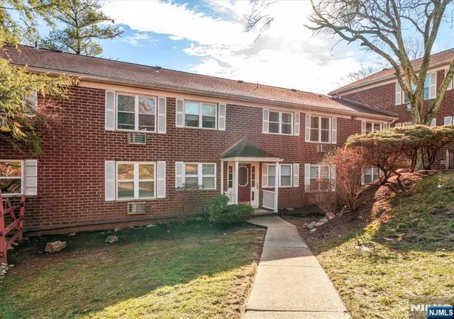 Photo 2 of Condo for sale at 100 Pierson Miller Dr #F32, Pompton Lakes, NJ 07442 | MLS# 26029049 | Listing updated on 2026-08-25