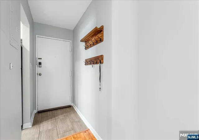 Listing Photo 5 - Condo for sale in building located at 100 Pierson Miller Dr, Pompton Lakes, NJ 07442 - Unit #F32