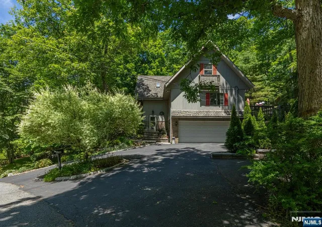 3rd image of 1150 Lakeside Dr, Vernon, NJ 07422 | MLS# 26029052