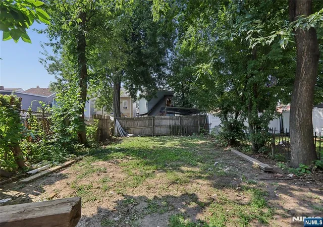 Photo 2 of Sale Pending at 172 Godwin Ave, Paterson, NJ 07501 | MLS# 26029055 | Listing updated on 2026-08-12