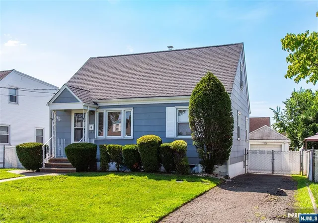 Photo 3 of Sale Pending at 98 Tuella Ave, Elmwood Park, NJ 07407 | MLS# 26029066 | Listing updated on 2026-08-17