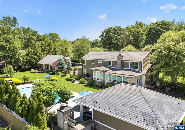 3rd image of 6 Park Ln, Jefferson Township, NJ 07438 | MLS# 26029077