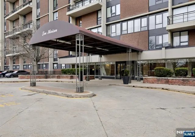 Photo 1 of House for sale at 2 Horizon Rd #1428, Fort Lee, NJ 07024 | MLS# 26029099 | Listing updated on 2026-08-03