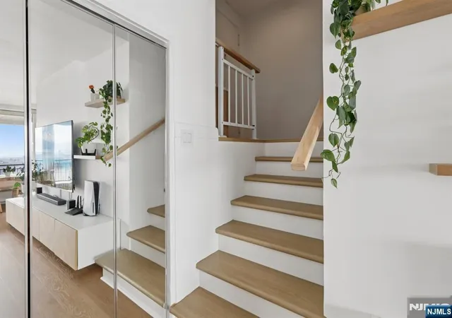 Photo 3 of House for sale at 2 Horizon Rd #1428, Fort Lee, NJ 07024 | MLS# 26029099 | Listing updated on 2026-08-03