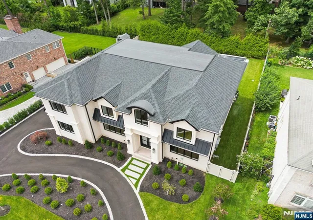 2nd image of 50 Roberts Rd, Englewood Cliffs, NJ 07632 | MLS# 26029128