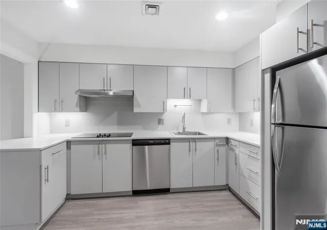 Condo for sale at 207 Shearwater Ct #17, Jersey City, NJ 07305 | MLS# 26029136