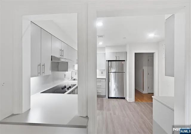 Listing Photo 5 - Condo for sale in building located at 207 Shearwater Ct, Jersey City, NJ 07305 - Unit #17