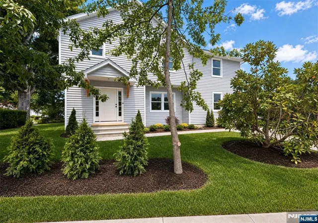 Photo 1 of Sale Pending at 3 Grove St, Waldwick, NJ 07463 | MLS# 26029153 | Listing updated on 2026-08-21