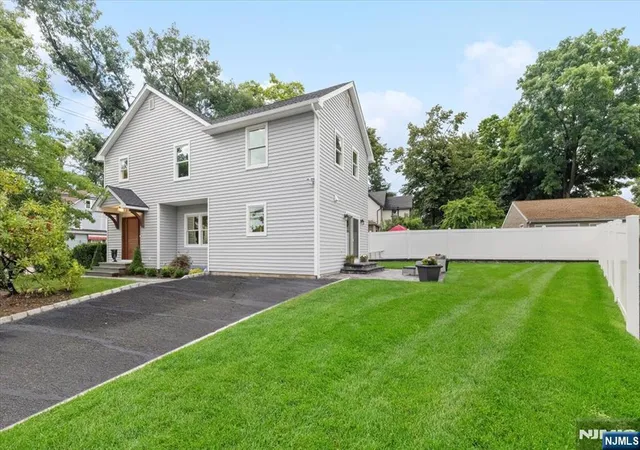 Photo 2 of Sale Pending at 3 Grove St, Waldwick, NJ 07463 | MLS# 26029153 | Listing updated on 2026-08-21