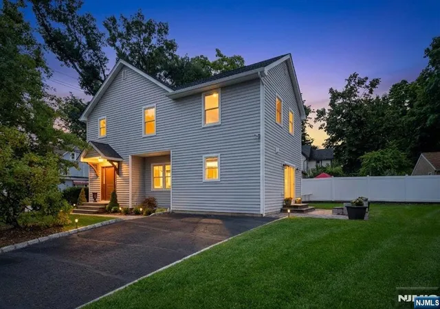 Photo 3 of Sale Pending at 3 Grove St, Waldwick, NJ 07463 | MLS# 26029153 | Listing updated on 2026-08-21