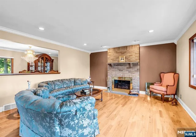 Photo 3 of House for sale at 8 Cove Lane Rd, Hanover Township, NJ 07981 | MLS# 26029156 | Listing updated on 2026-08-14