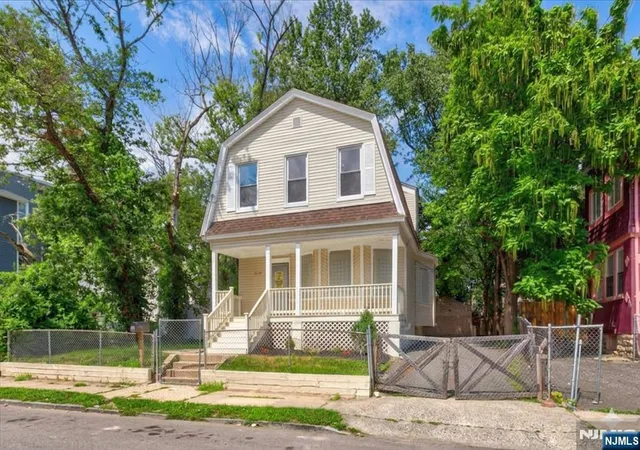 Photo 1 of Single family home for sale at 31-33 Voorhees St, Newark, NJ 07108 | MLS# 26029163 | Listing updated on 2026-08-04
