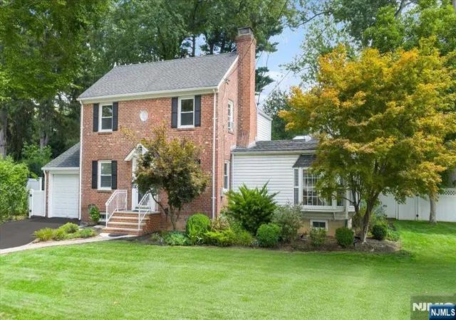 Photo 3 of Single family home for sale at 778 Oak Ave, River Edge, NJ 07661 | MLS# 26029171 | Listing updated on 2026-09-17
