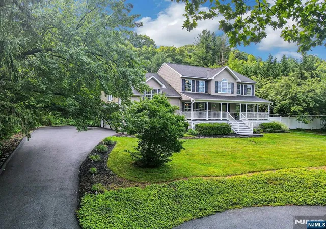 Photo 3 of Sale Pending at 588 Stonetown Rd, Ringwood, NJ 07456 | MLS# 26029178 | Listing updated on 2026-08-20