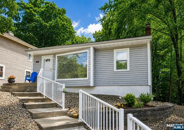 21st image of 23 Algonquin Ave, Rockaway Township, NJ 07866 | MLS# 26029199