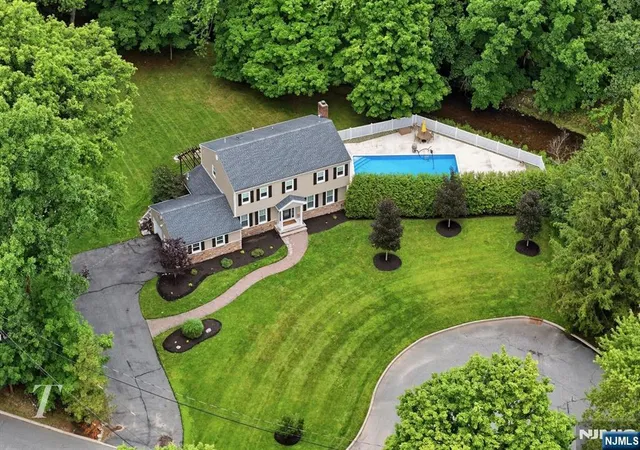 Photo 3 of Sale Pending at 29 Sunrise Ln, Upper Saddle River, NJ 07458 | MLS# 26029228 | Listing updated on 2026-08-19