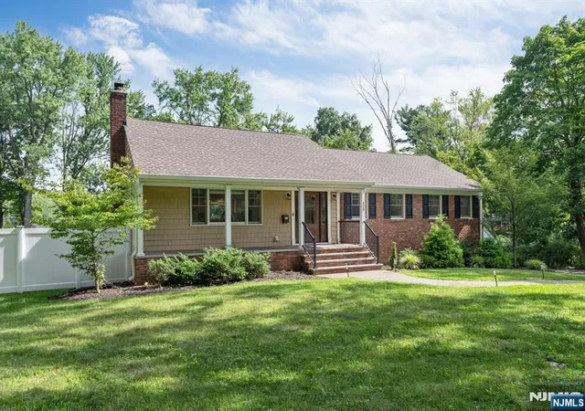 Photo 2 of Sale Pending at 425 Clinton Ave, Wyckoff, NJ 07481 | MLS# 26029229 | Listing updated on 2026-08-15