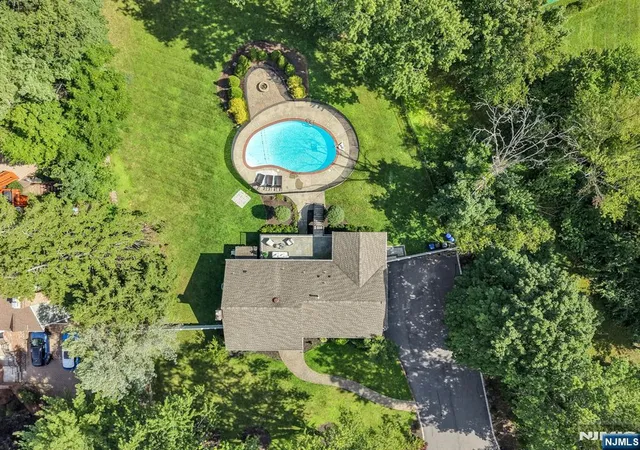 Photo 48 of Sale Pending at 425 Clinton Ave, Wyckoff, NJ 07481 | MLS# 26029229 | Listing updated on 2026-08-15