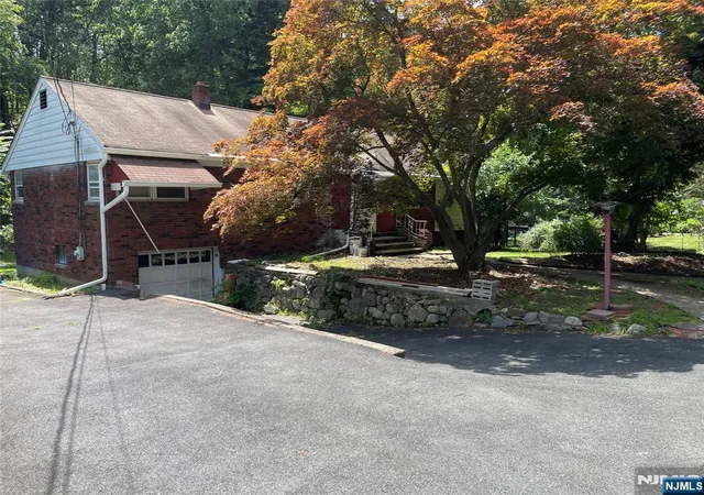 3rd image of 84 Grove St, Oakland, NJ 07436 | MLS# 26029244