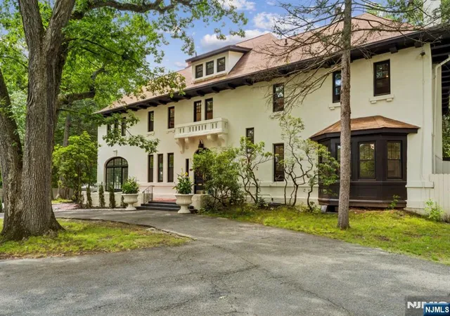 Photo 3 of Single family home for sale at 731 Berkeley Ave, Orange, NJ 07050 | MLS# 26029248 | Listing updated on 2026-08-08