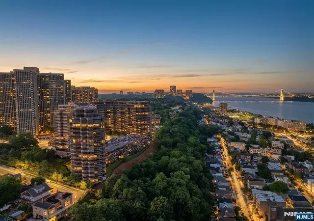 2nd image of 100 Carlyle Dr, Cliffside Park, NJ 07010