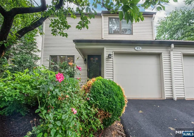 Photo 2 of Sale Pending at 13 Stonegate Dr, Roseland, NJ 07068 | MLS# 26029271 | Listing updated on 2026-08-18