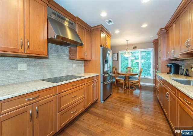 Photo 4 of Sale Pending at 13 Stonegate Dr, Roseland, NJ 07068 | MLS# 26029271 | Listing updated on 2026-08-18