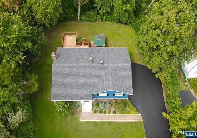 2nd image of 28 Forest Pl, Montville Township, NJ 07082 | MLS# 26029273