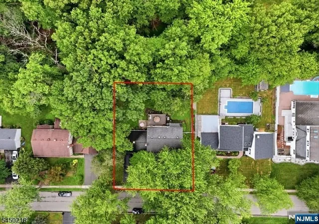 Photo 1 of Single family home for sale at 18 Druid Hl Dr, Par Troy Hills Twp., NJ 07054 | MLS# 26029287 | Listing updated on 2026-09-05