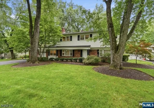 Photo 2 of Single family home for sale at 18 Druid Hl Dr, Par Troy Hills Twp., NJ 07054 | MLS# 26029287 | Listing updated on 2026-09-05