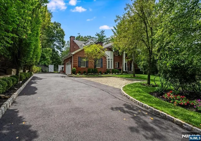 2nd image of 294 Oakwood Rd, Englewood, NJ 07631 | MLS# 26029288