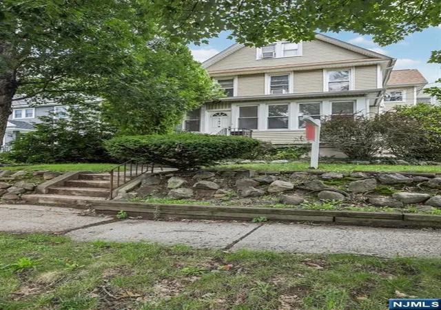 5th image of 147 Phelps Ave, Englewood City, NJ 07631