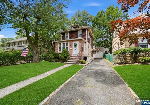 Photo 3 of Sale Pending at 112 Grove Ave, Verona, NJ 07044 | MLS# 26029304 | Listing updated on 2026-08-19