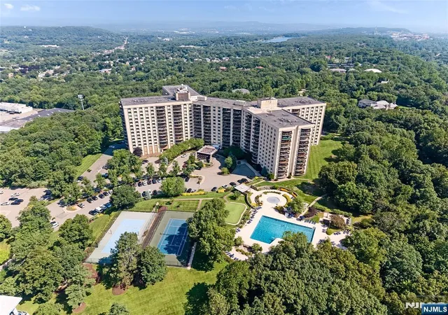 Photo 3 of Condo for sale at 2 Claridge Dr #1NE, Verona, NJ 07044 | MLS# 26029308 | Listing updated on 2026-08-04
