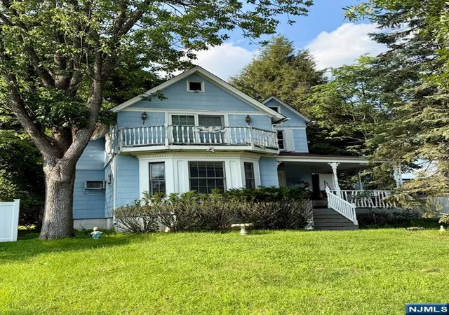 Photo 1 of Single family home for sale at 542 Westwood Ave, River Vale, NJ 07675 | MLS# 26029311 | Listing updated on 2026-08-17