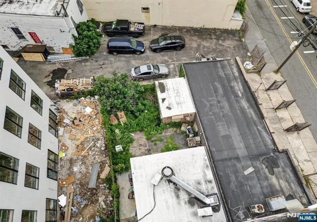 Photo 1 of House for sale at 154 Chestnut Ave, Jersey City, NJ 07306 | MLS# 26029316 | Listing updated on 2026-09-18